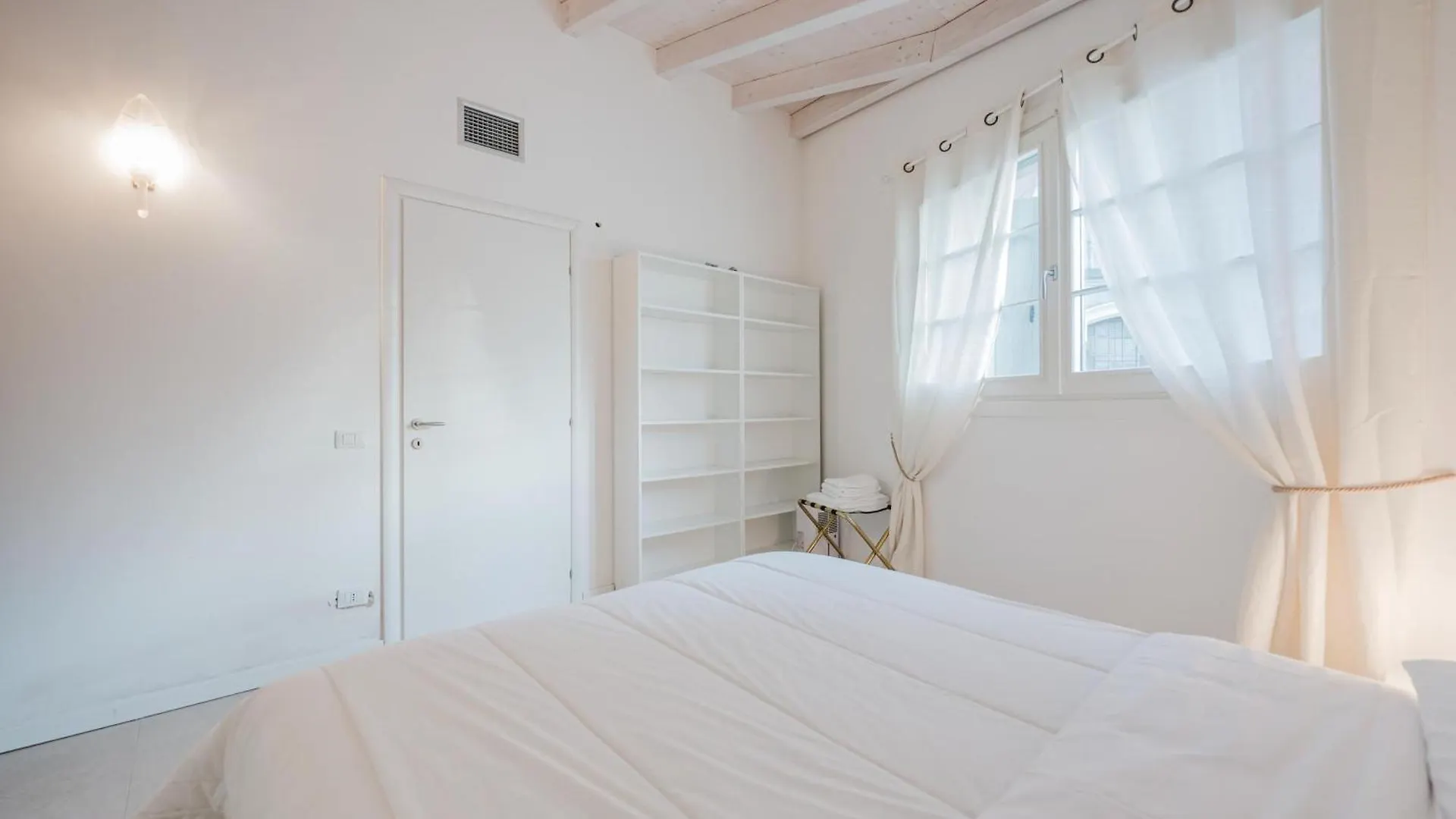 Casa Dell'Aquila - Murano - 10 Min From Venice - Wifi Lejlighed
